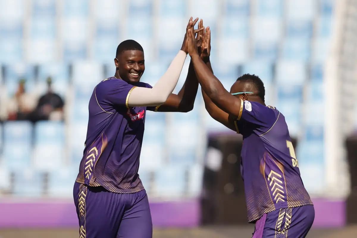 Holder and Munro Lead Title-Holders Islamabad United to Opening Victory
