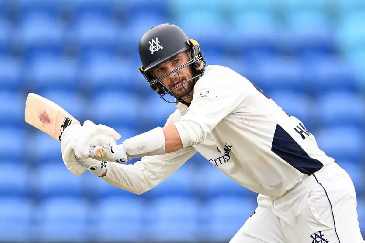 Handscomb Leads Leicestershire Charge with Defiant 87 Against Middlesex
