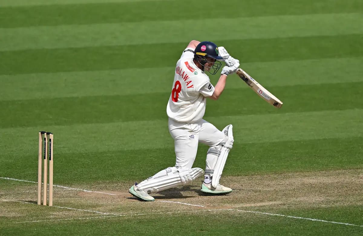 Young Guns Kellaway and Tribe Lead Glamorgan to Comfortable Win Over Gloucestershire in Vitality Blast