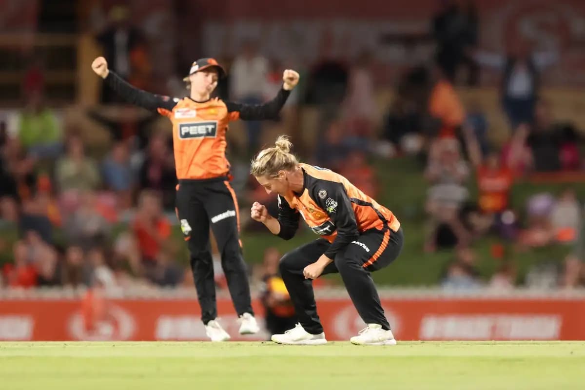 Devine, Kerr, and Tahuhu recalled to New Zealand squad for Australia T20Is