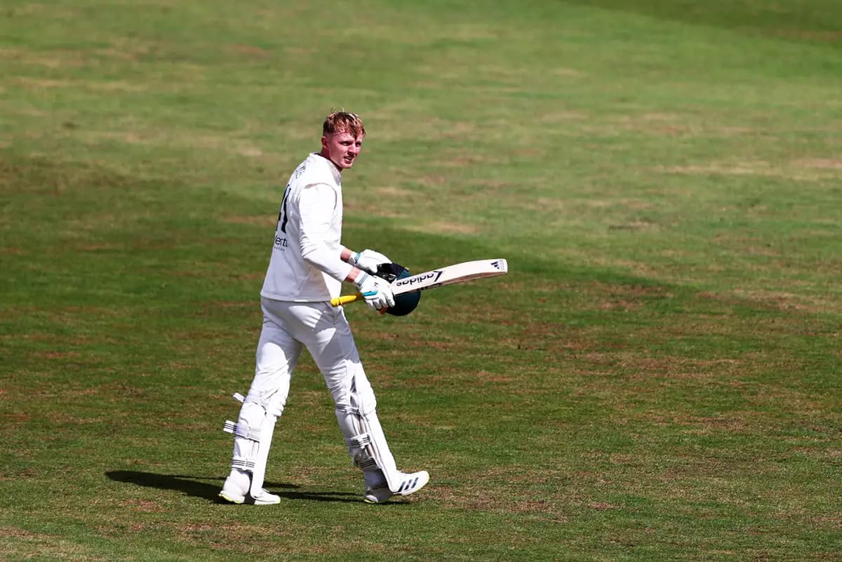 James’ Masterclass: Double-Century Secures Maximum Batting Points for Nottinghamshire