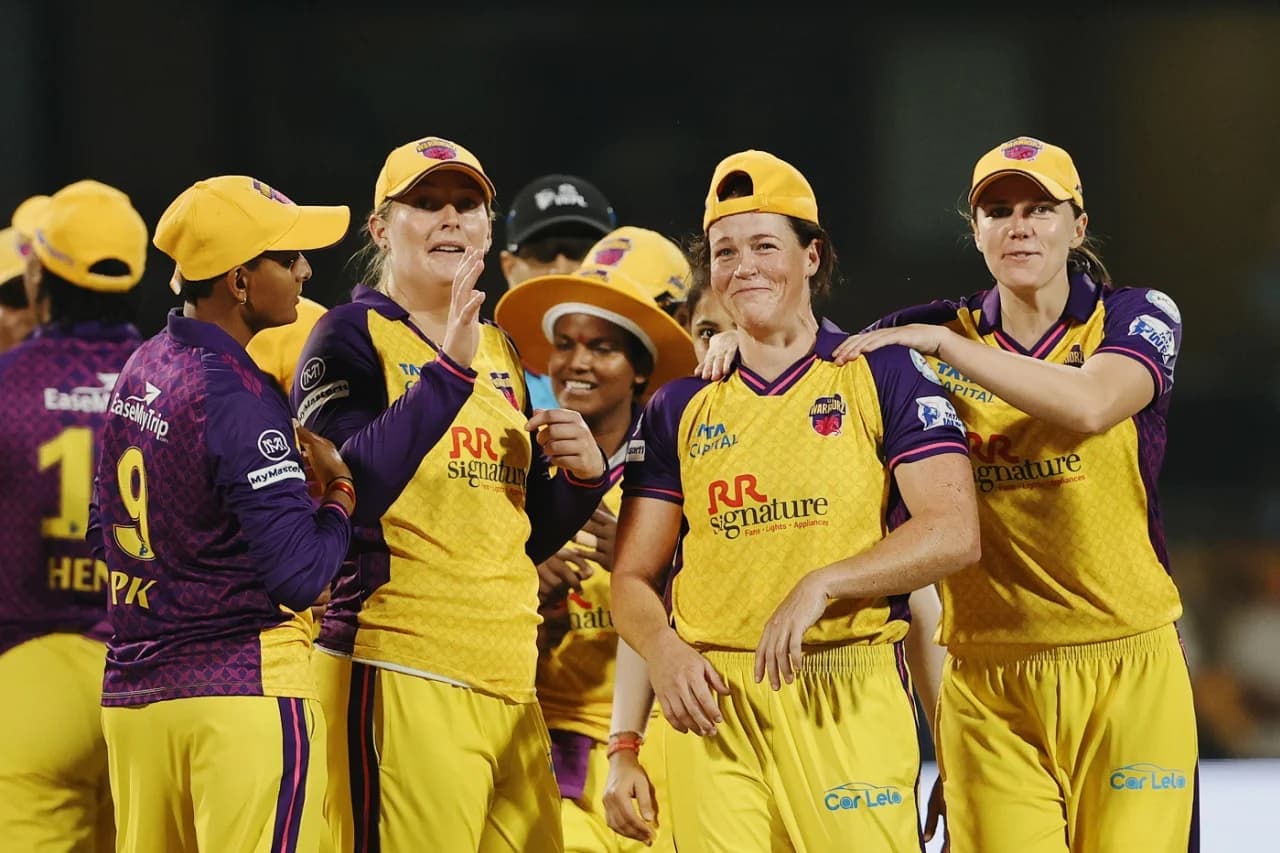 Grace Harris signs with Surrey Women for the Vitality Blast