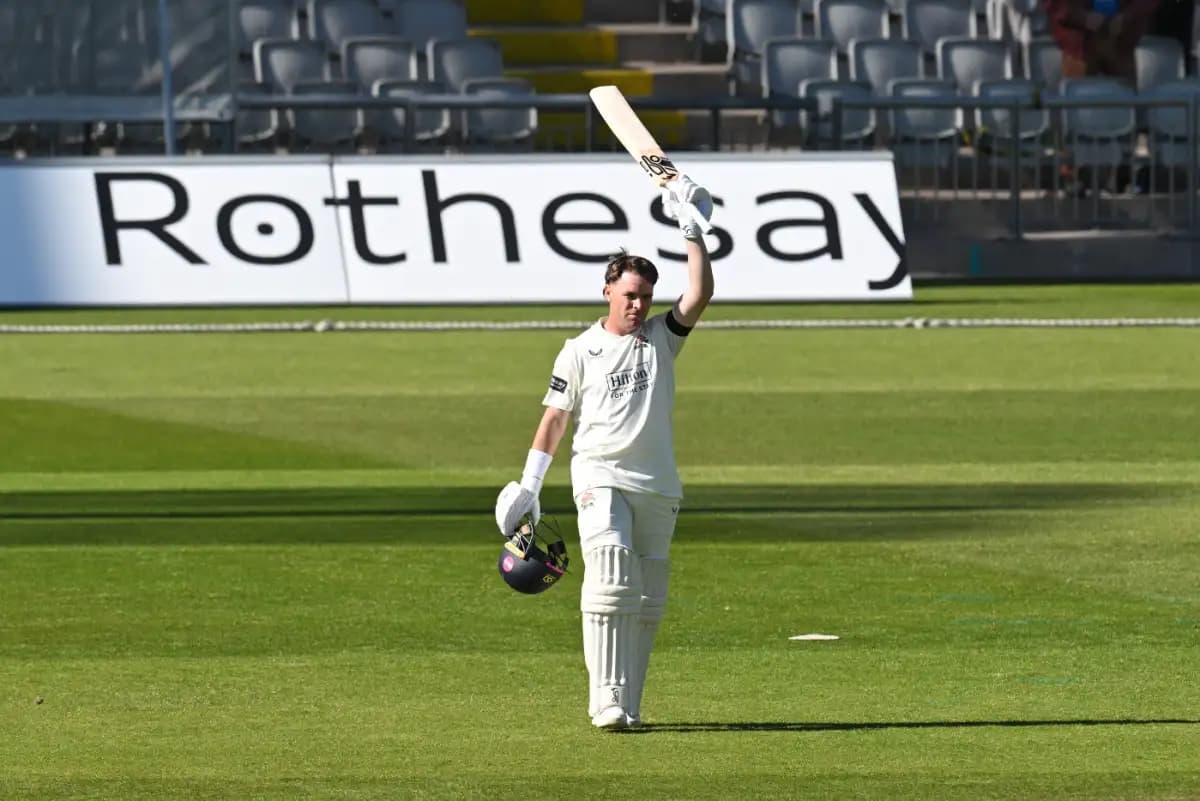 Harris Falls Short of Ton but Anchors Lancashire’s Nerve-Shredding Chase