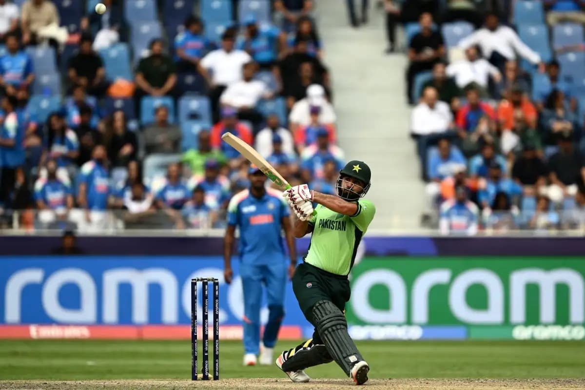Khushdil and Warner guide Kings to nail-biting last-over victory