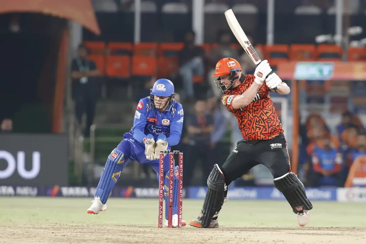 Firing MI climb to third as Boult and Rohit dismantle SRH