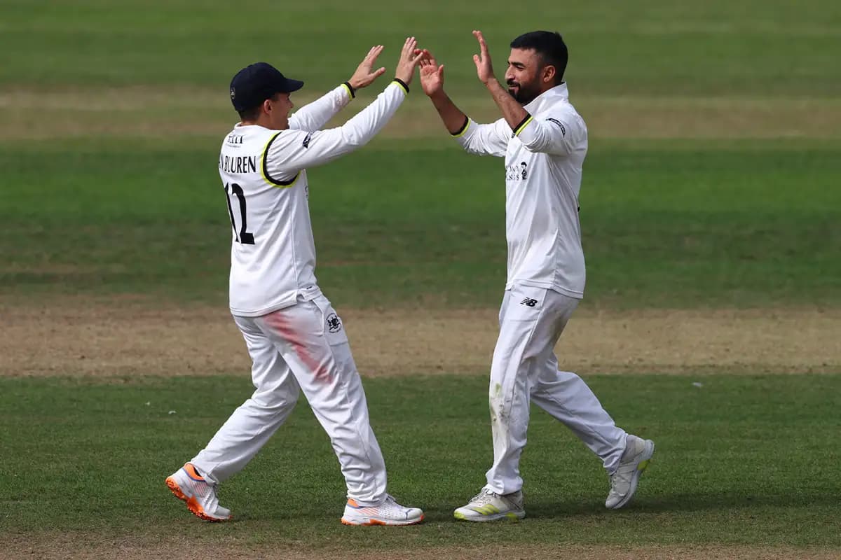 Zafar Gohar’s All-Round Brilliance Revives Middlesex’s Knockout Hopes