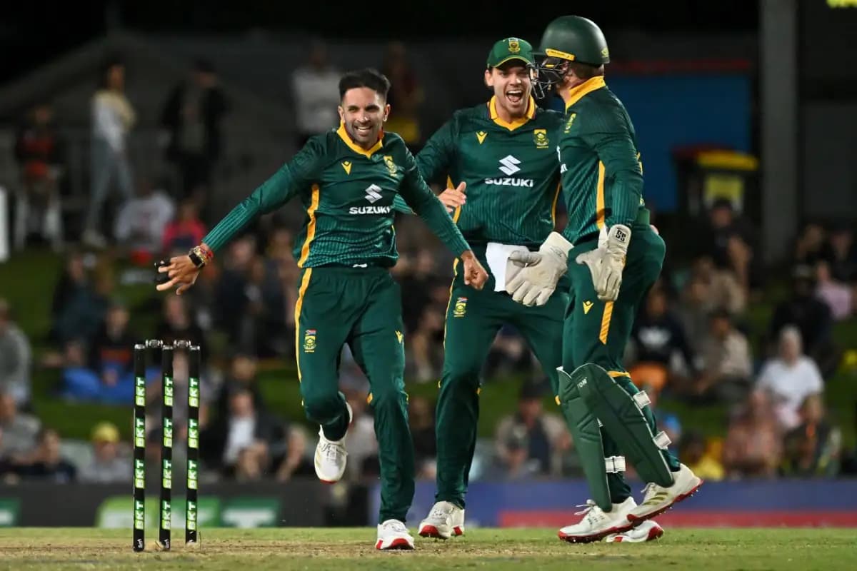 Keshav Maharaj Signs with Leicestershire for Division One Comeback