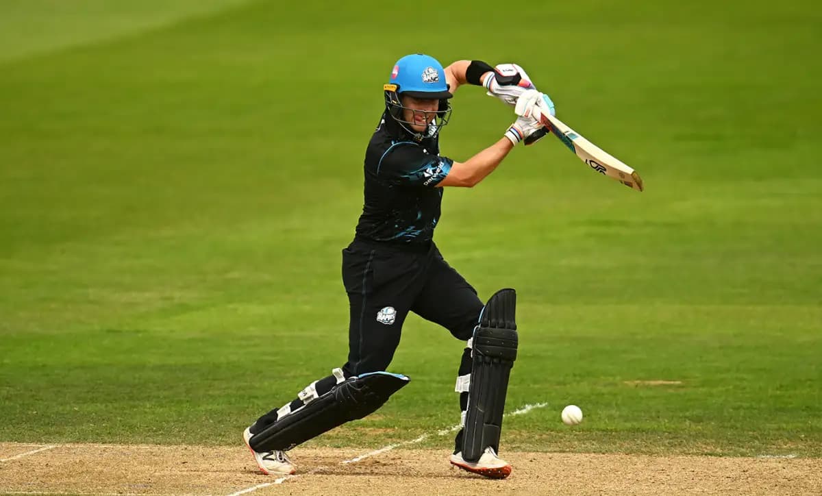 Libby and Hose’s Unbeaten Stand Edges Worcestershire Ahead