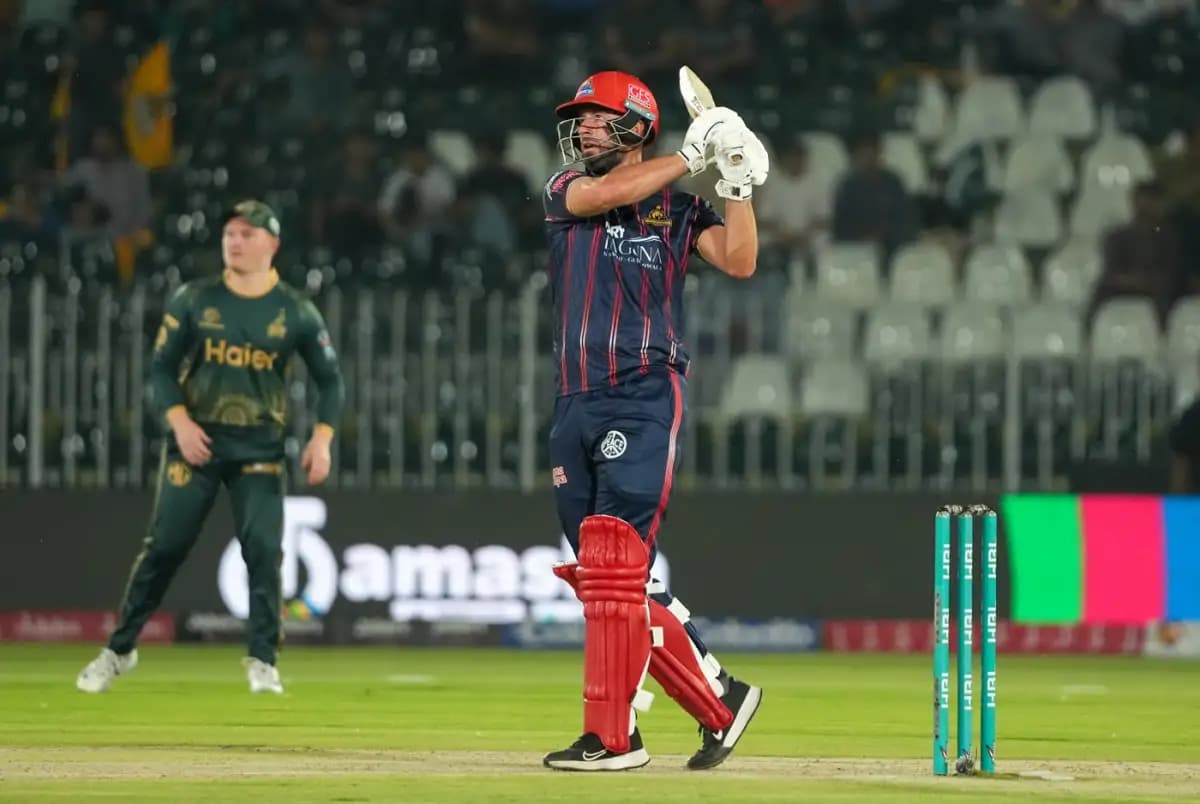 Vince Blazes Unbeaten 98 as Hampshire Hawks Soar Toward Vitality Blast Quarter-Finals