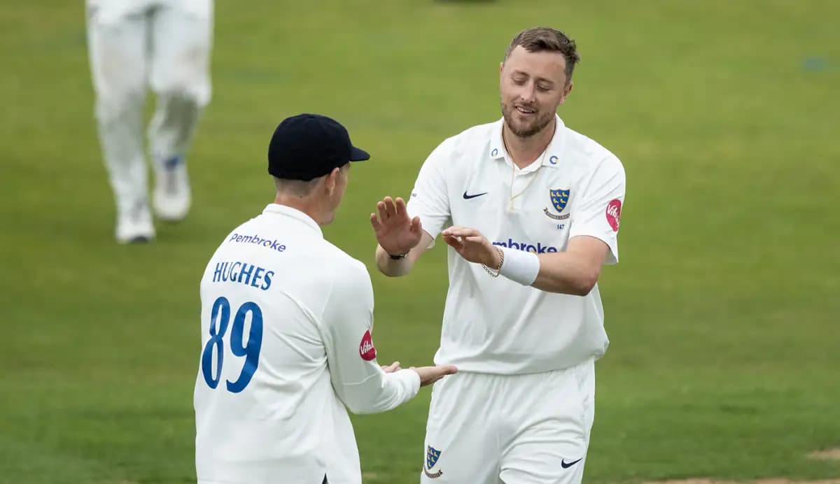 Robinson Helps Smith Prepare for Ashes as Stokes Progresses with Bowling Comeback