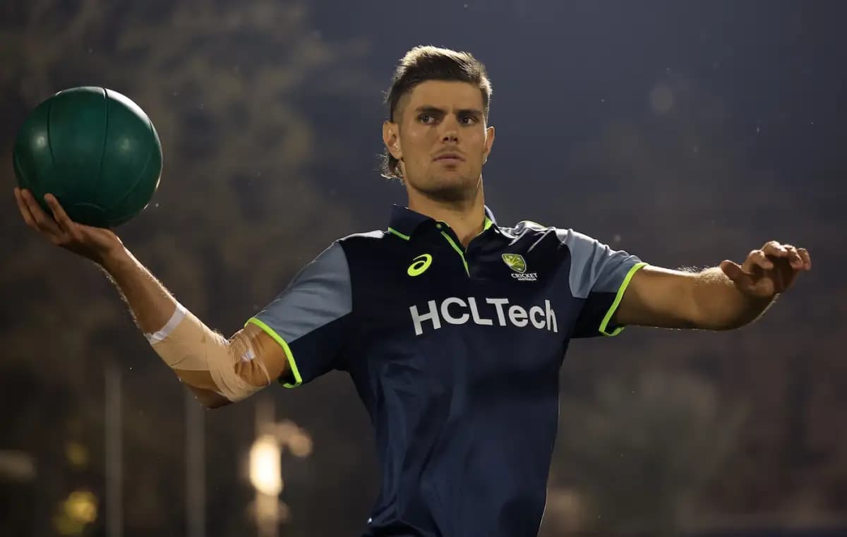 Shoulder Injury Forces Hardie Out of Australia A Tour