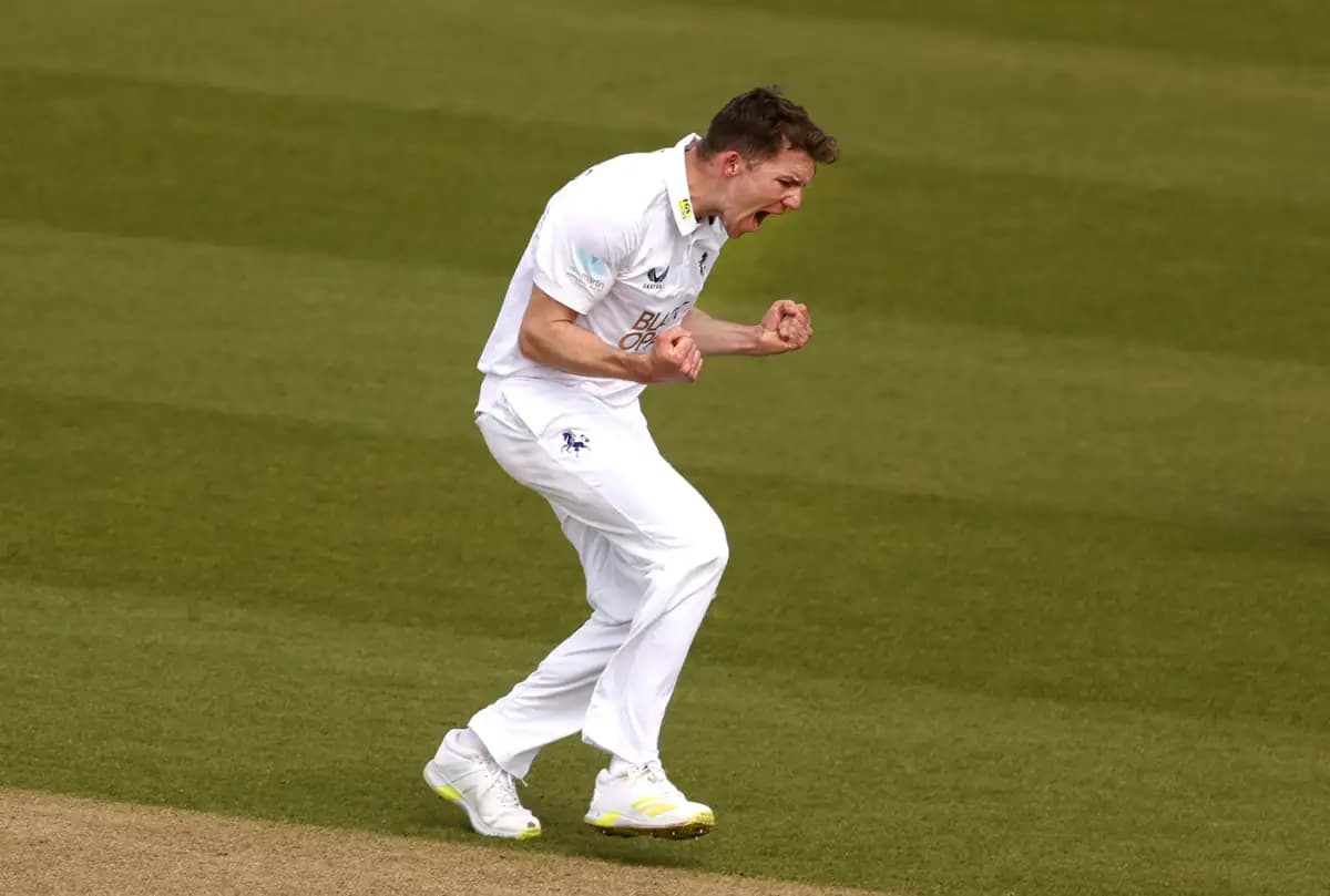 Milnes’ Magic Lifts Yorkshire Off the Bottom to Avoid Wooden Spoon