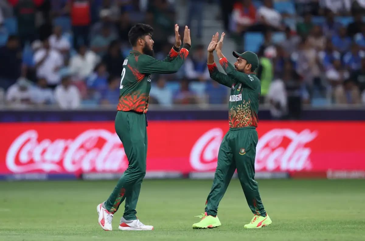 Revitalised Pakistan Face Bangladesh in Virtual Semi-Final Showdown