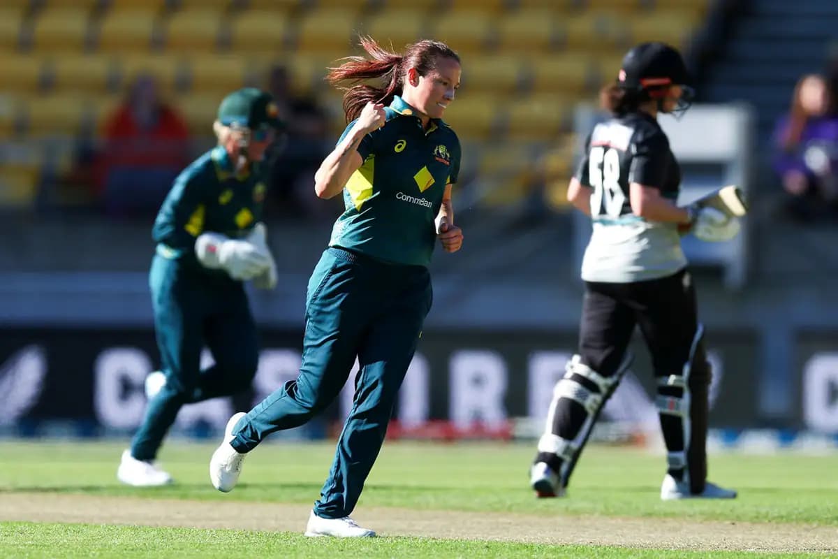 Megan Schutt Earns Praise for Composure After Omission as Fresh Selection Looms