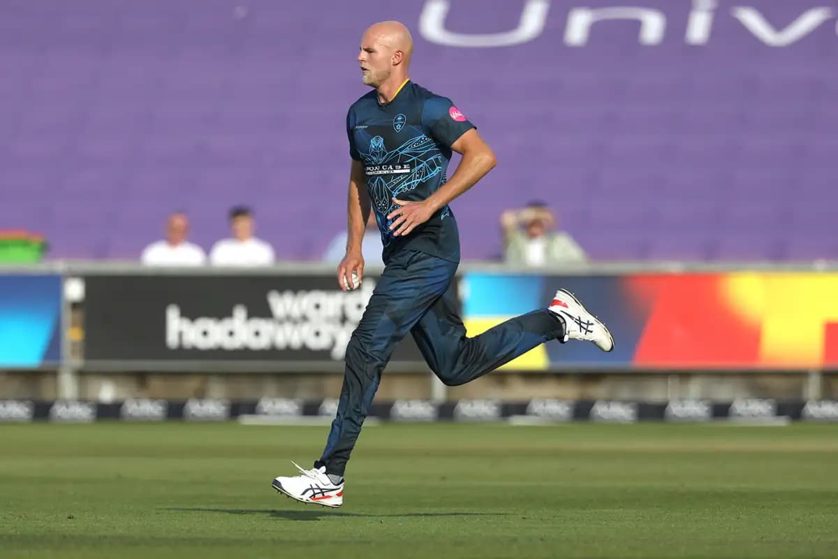 Gareth Roderick Leads Worcestershire Rapids to 12-Run Victory Over Derbyshire Falcons