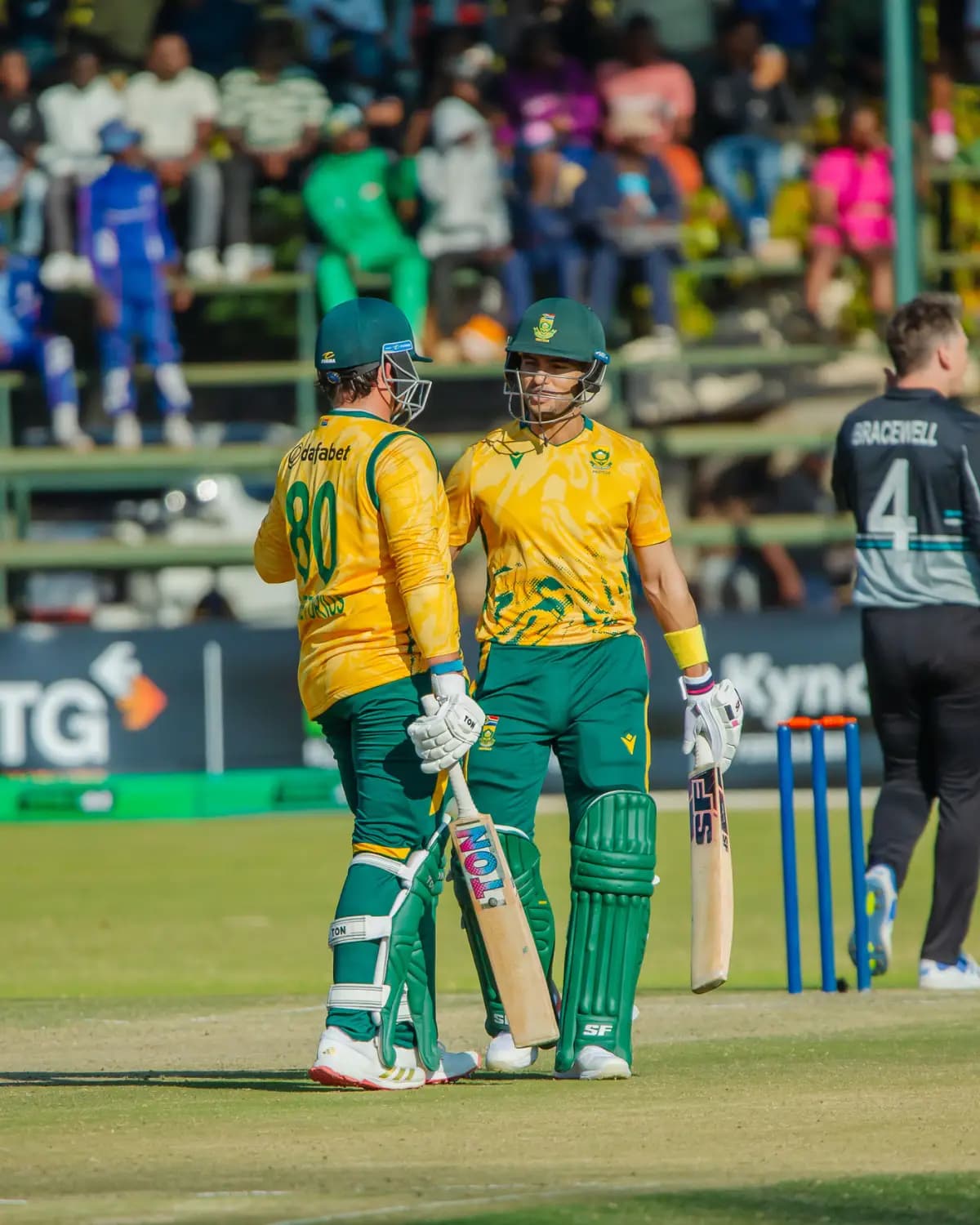 Bosch, Hendricks, and Linde shine as South Africa dominate Pakistan in series opener