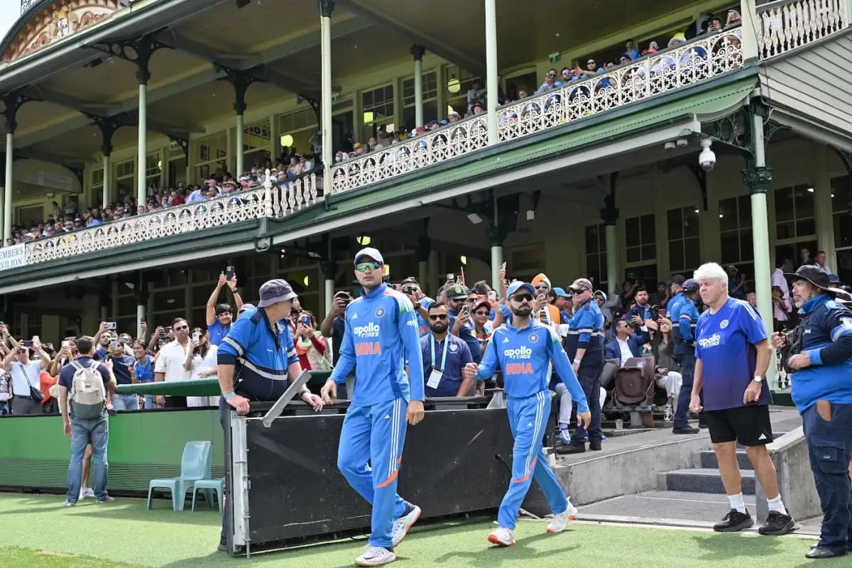 India include Kuldeep Yadav as Australia win toss and elect to bat