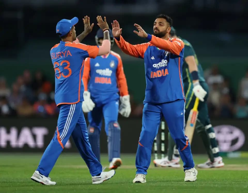 India elect to bowl, make three changes, Maxwell not yet fit