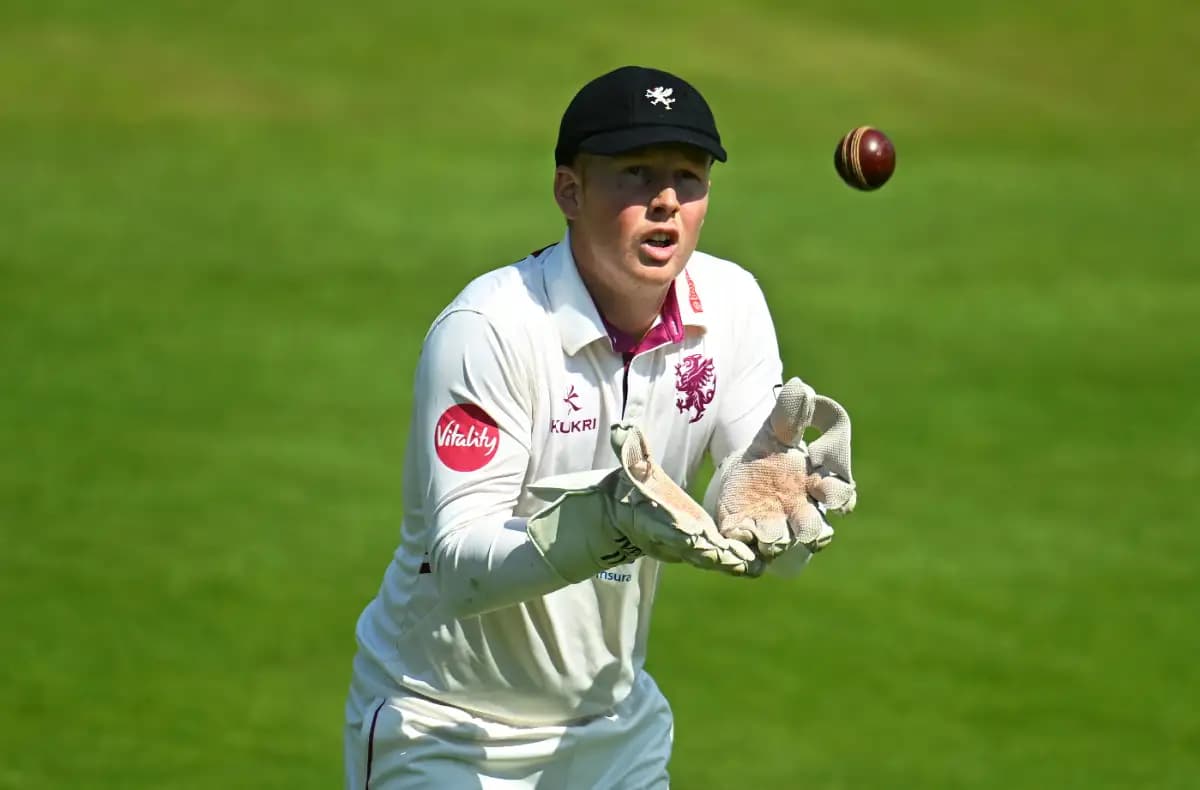 Rew Brothers Lead Somerset to Victory with Stunning Century Partnership