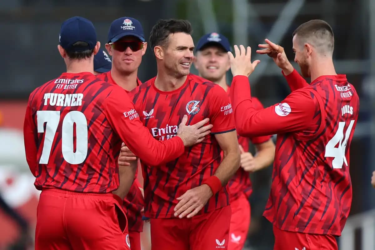 Anderson Shines as Lancashire Take Command Against Derbyshire