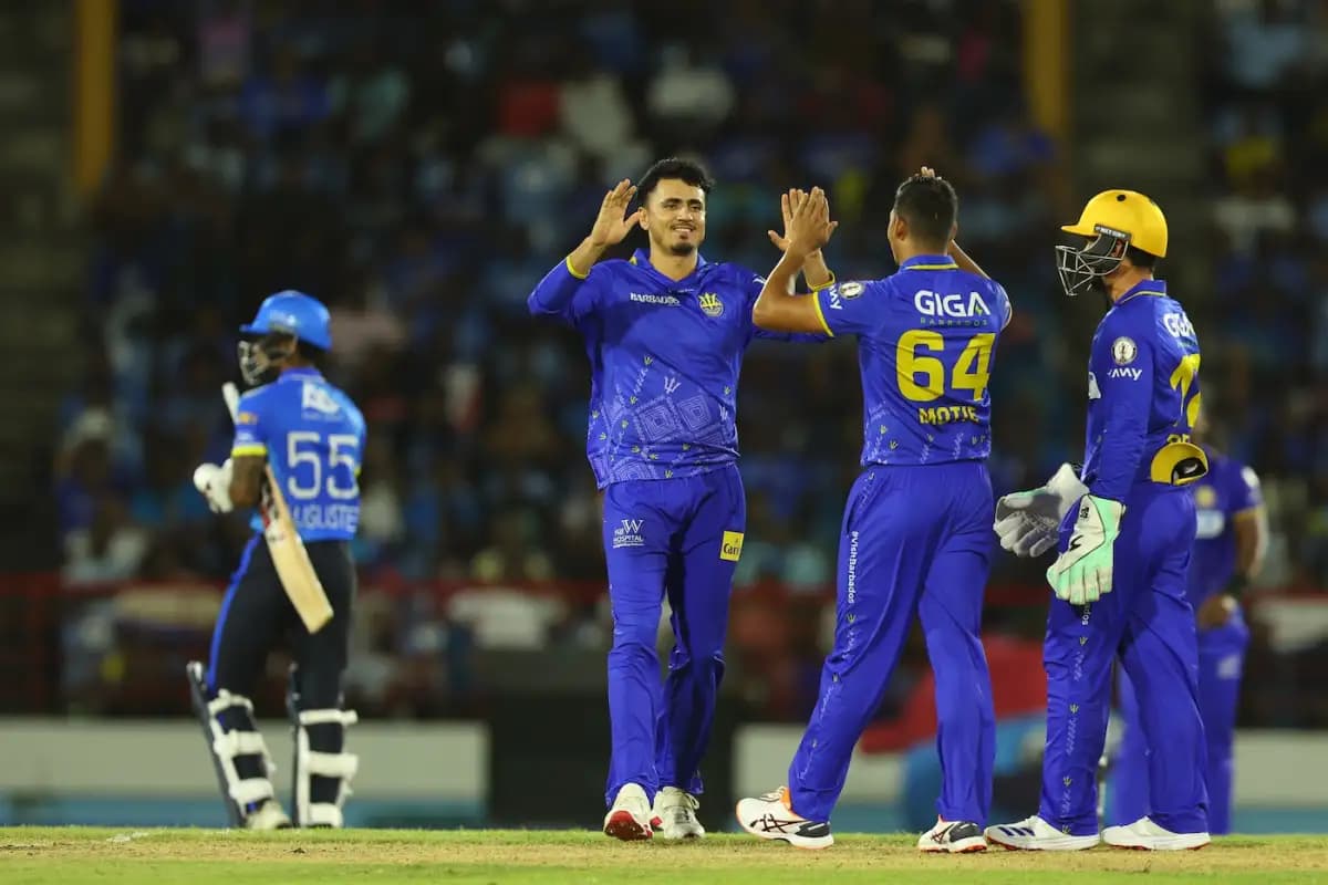 Mujeeb and de Kock power Tridents to end four-match losing run