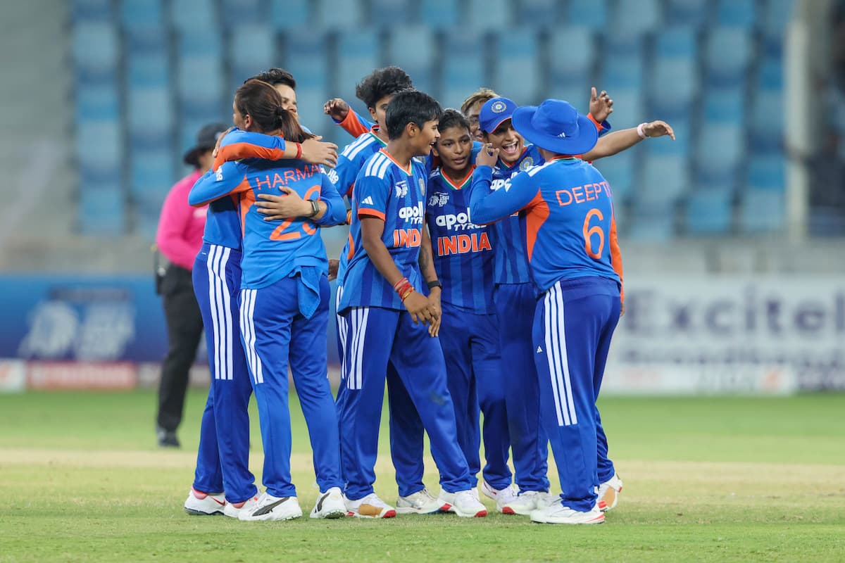 India Women decline the Asia Cup trophy from ACC chief Mohsin Naqvi in Dubai