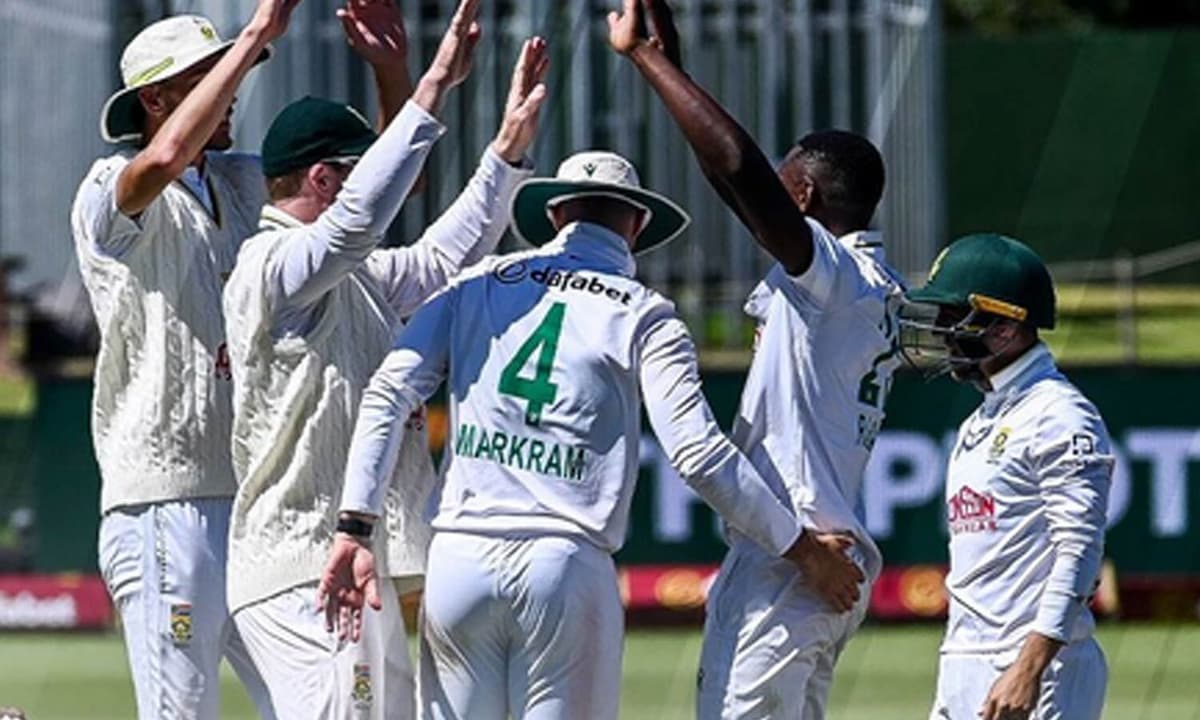 Head's unbeaten 87 leaves Australia 170 behind with a day to save the Gqeberha Test