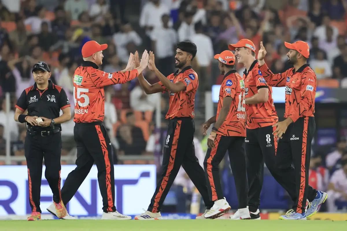 RCB and SRH Set for High-Stakes Showdown as Race for Top-Two Finish Intensifies