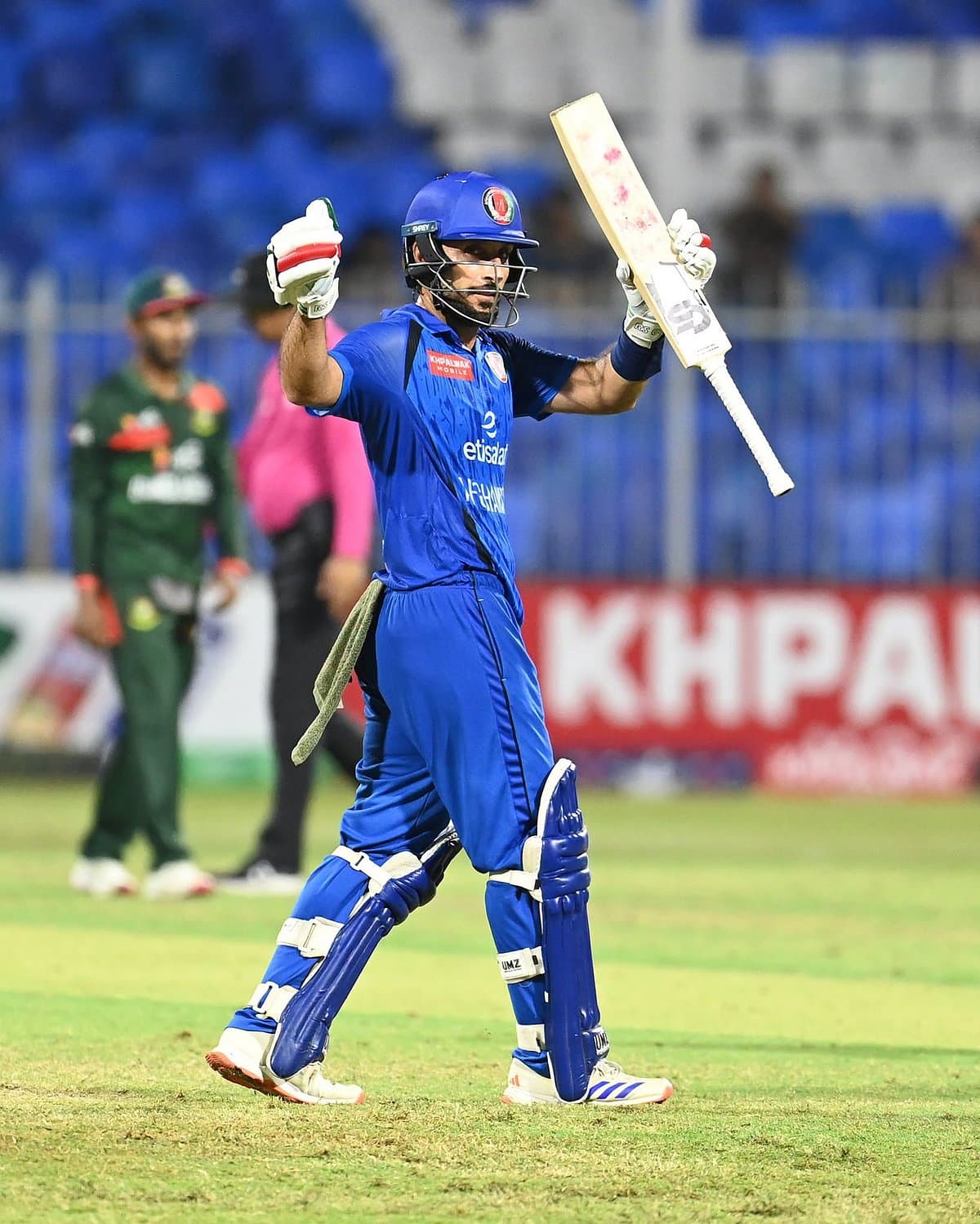 Rashid Khan's 4-31 sends Afghanistan into the tri-series final and Bangladesh out