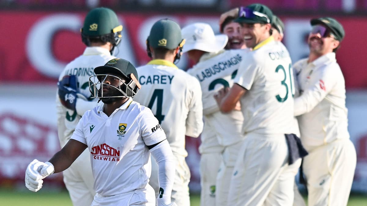 Australia need six wickets on the final day after setting South Africa 421 at Kingsmead