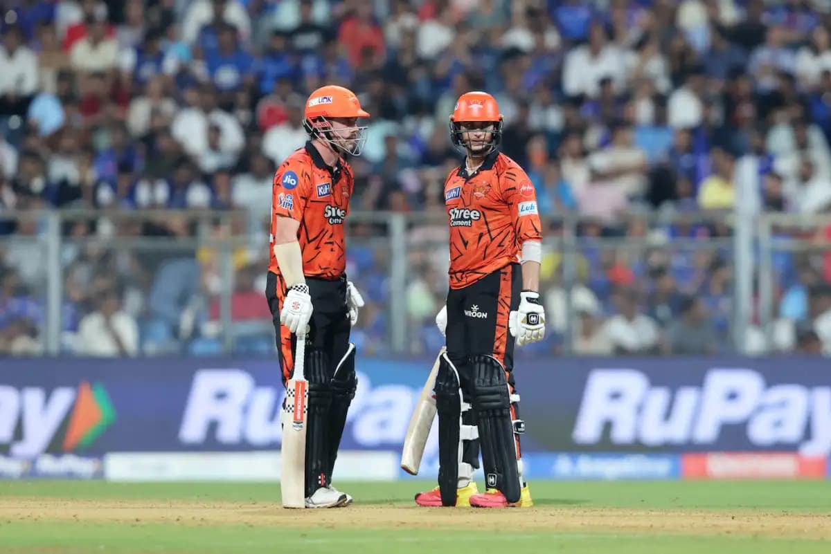 Powerplay Fireworks Expected as RR and SRH Battle for Survival in Eliminator