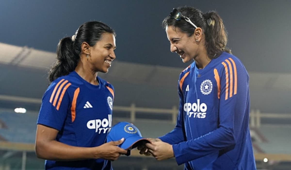 Mandhana's India chase a 3-0 sweep of Zimbabwe in the Raipur series finale