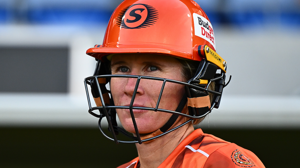 Beth Mooney takes over as Perth Scorchers captain as Sophie Devine's reign ends
