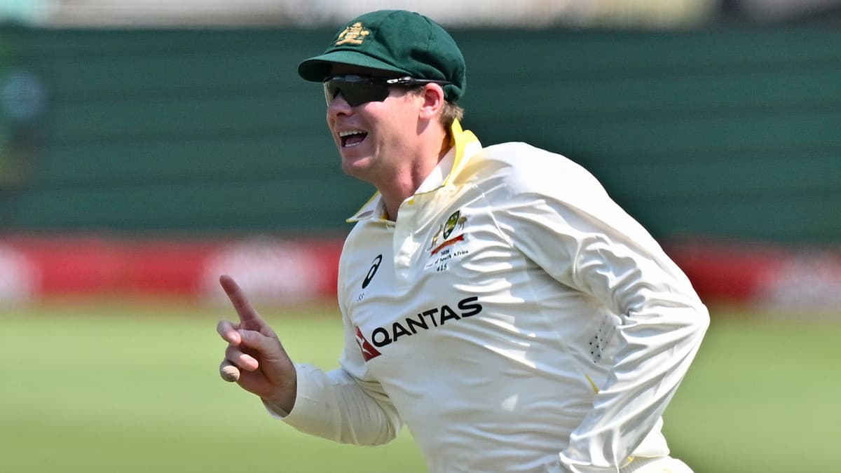 Steve Smith passes Joe Root's catching record as Australia take a 139-run lead in Durban