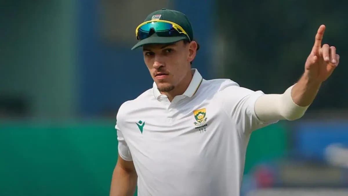 Jansen's five-for bowls Australia out for 99 and leaves South Africa 326 ahead