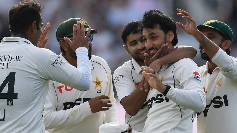 Hesson says Pakistan's players are more used to the chaos than he is