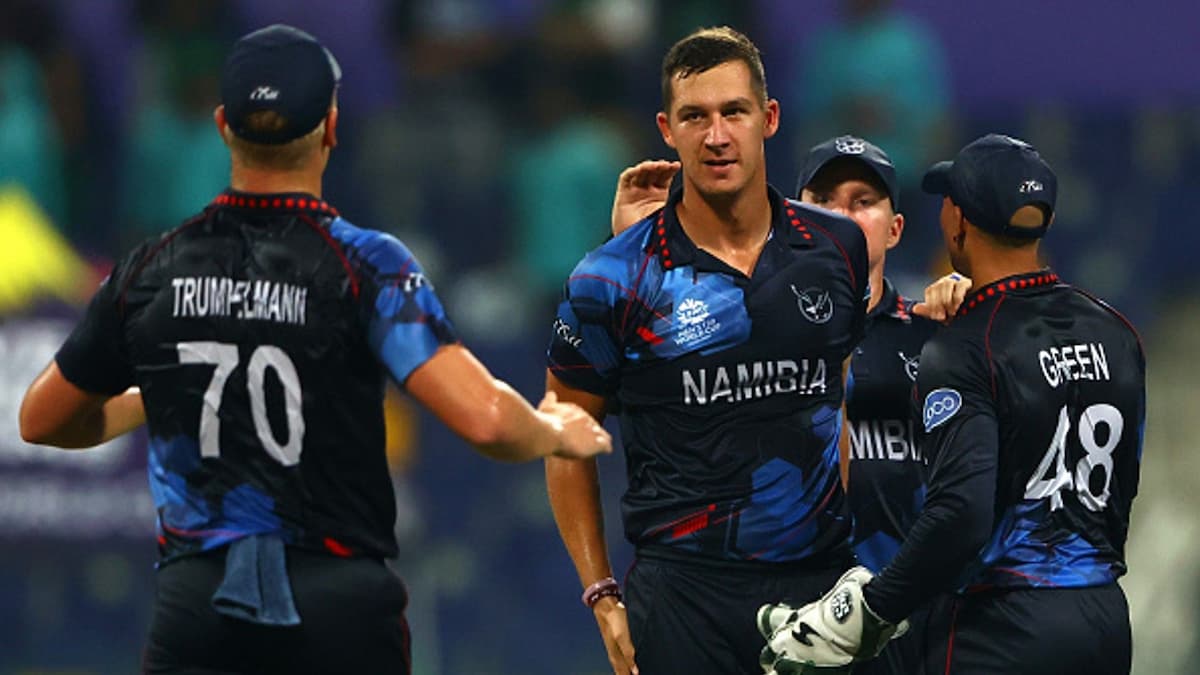 JJ Smit's 4-29 sets up Namibia's eight-wicket win over the UAE in Dallas