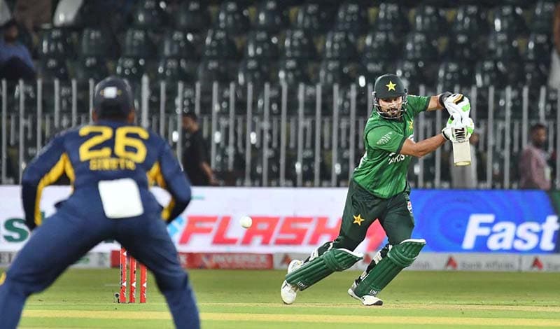 Kusal Mendis's unbeaten 87 carries Sri Lanka to an eight-wicket win in Rawalpindi
